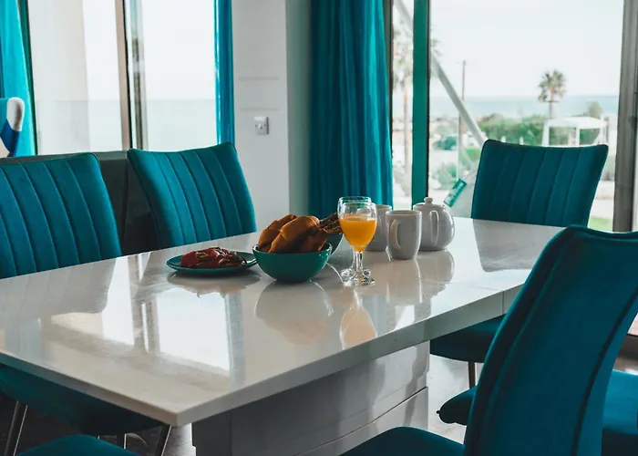 Daire Beachfront Thalassa