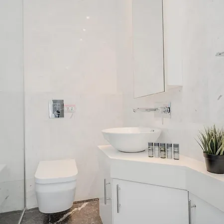 Beachfront Thalassa شقة