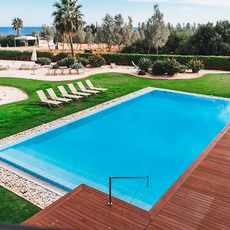 Beachfront Thalassa Апартаменты