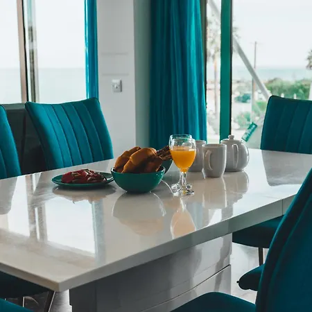 Διαμέρισμα Beachfront Thalassa